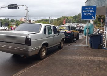 PRF recupera veículo furtado em Cascavel na Ponte da Amizade