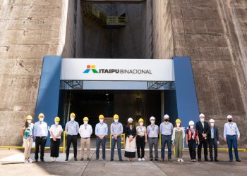 Governo dinamarquês faz visita técnica à Itaipu
