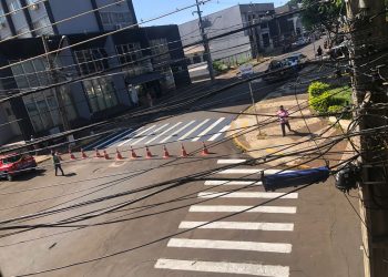 Faixa de pedestre colorida em Foz do Iguaçu está sendo repintada