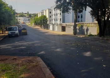Moradores comemoram melhorias na pavimentação da Rua Mato Grosso, na região central