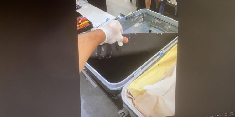 PF prende paraguaia com cocaína no aeroporto de Foz do Iguaçu