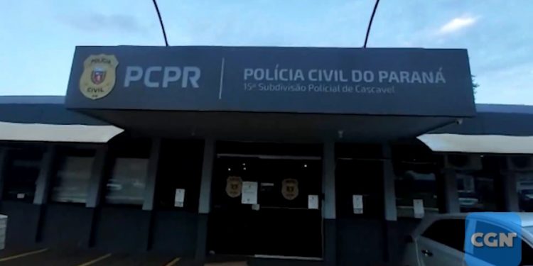 Crianças retiram placas de veículos para decorar quarto e são encaminhadas à delegacia