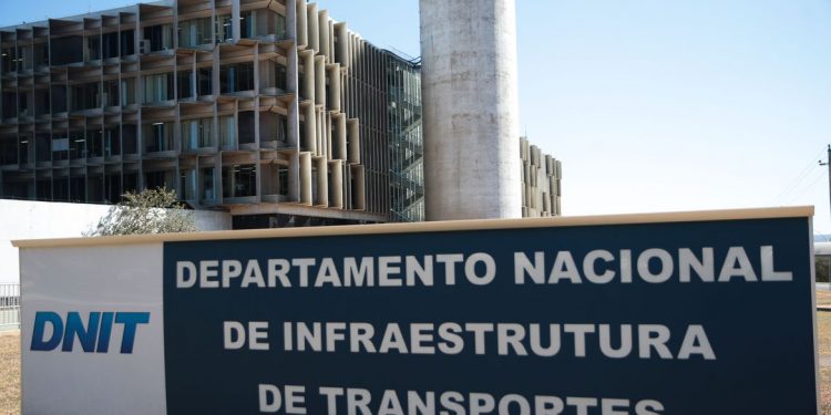 Servidores do Dnit são investigados por fraudes
