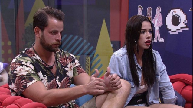 BBB: Larissa e Gustavo são os mais novos integrantes do BBB (Foto: Reprodução/Globo)