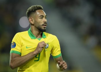 Matheus Cunha se lesiona e abre vaga no ataque da Seleção