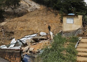 Famílias de Petrópolis afetadas pelo temporal receberão benefícios
