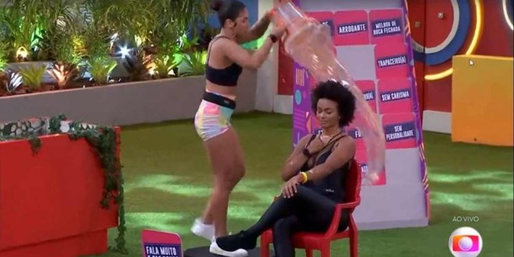 BBB: Maria é expulsa por agressão a Natália no BBB 22 (Foto: Reprodução/Globo)
