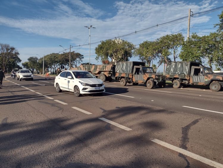 Militares seguem com operação de fiscalização em Foz do Iguaçu