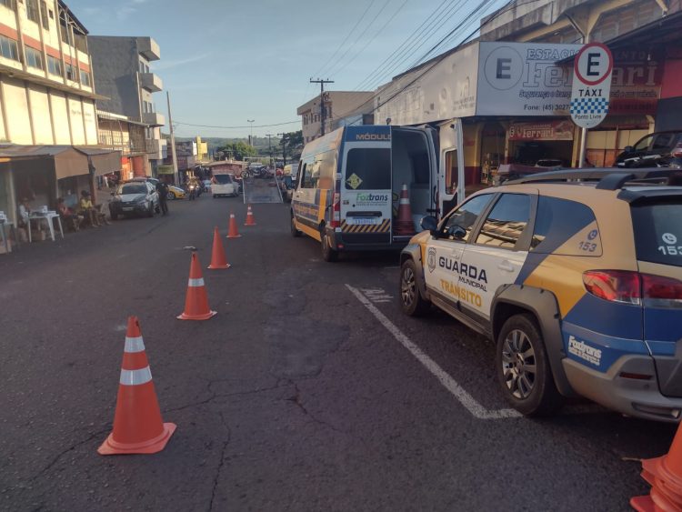 Foztrans faz operação de fiscalização à motocicletas na Vila Portes