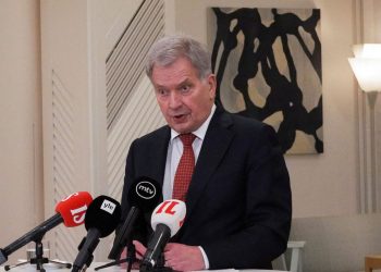 Presidente finlandês pede calma à população sobre ingresso na Otan