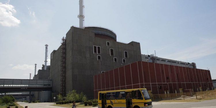 ONU faz reunião de emergência após ataque à usina nuclear da Ucrânia