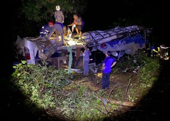 Acidente com ônibus deixa 10 mortos e 21 feridos em Sapopema