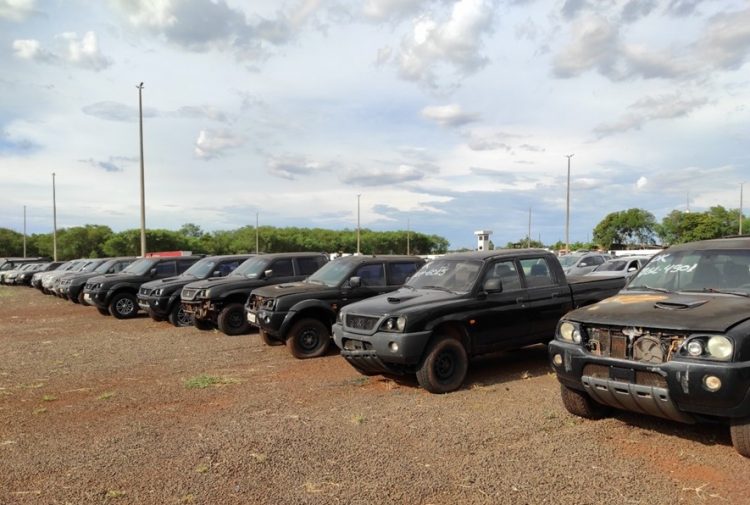 PF em Foz do Iguaçu realiza leilão online de veículos e sucatas