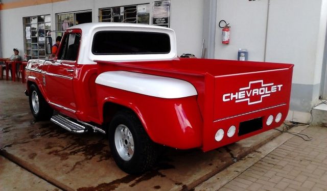 Chevrolet D10 é furtada em Serranópolis e depois flagrada abastecendo em Medianeira