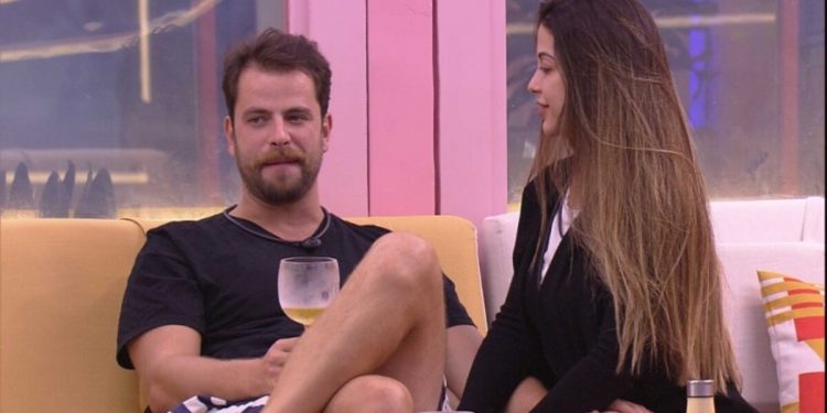 BBB: Após ser eliminada Laís comenta sobre relacionamento com Gustavo (Foto: Reprodução/Globo)