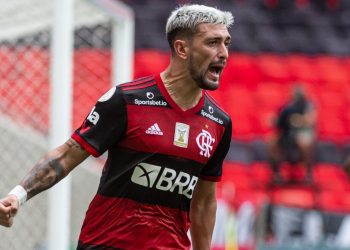 Confira as maiores transferências entre dois clubes brasileiros