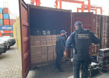 Traficantes aliciavam caminhoneiros para introduzir cocaína em cargas para o exterior