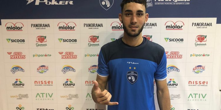 Goleiro Nícolas é integrado a base do Foz Cataratas