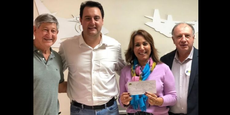 Rosa Jerônymo se filia ao MDB