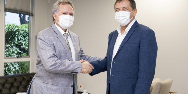 Prefeito Chico Brasileiro faz primeira visita oficial ao novo diretor-geral da Itaipu