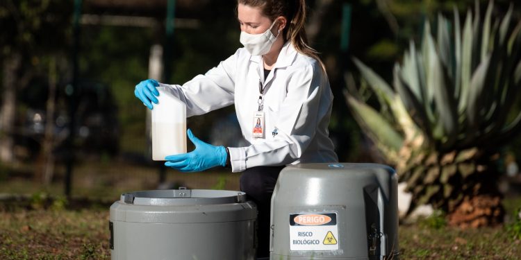 Projeto Monitora Covid-19 lança e-book sobre integração de monitoramento de esgoto e vigilância em saúde