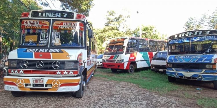 Prefeitura de CDE retira de circulação 18 ônibus coletivos sucateados