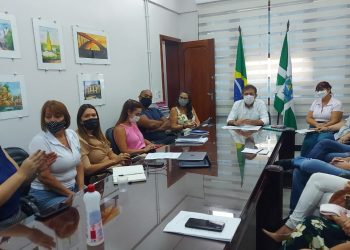 Prefeitura amplia pagamento das referências para professores e secretários de escola aposentados com paridade