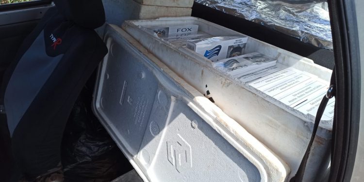 Mulher é presa transportando cigarros contrabandeados disfarçados de queijo