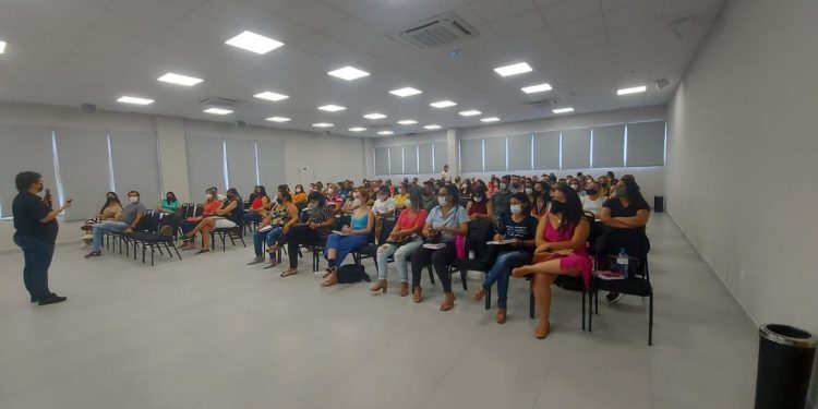 Diretores de escolas e Cmeis participam de novo encontro sobre a gestão das unidades escolares
