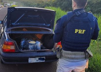 PRF apreende dois veículos carregando maconha na BR-277 em Céu Azul