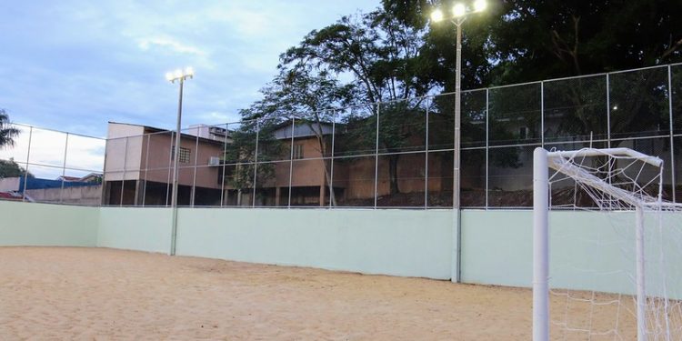 Campo de futebol de areia Frederico Tremarin é inaugurado para os moradores do Jardim Manaus