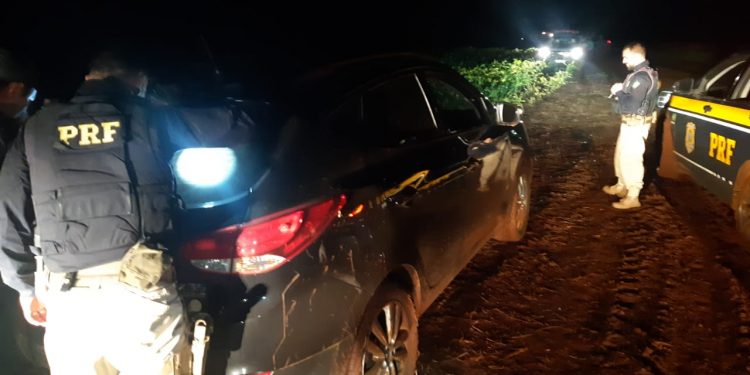 Forças policiais fecham o cerco na fronteira após confronto com a PRF