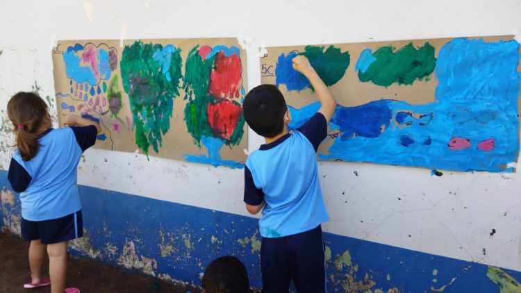 Campanha de pintura de bueiros mobiliza mais de 500 alunos na primeira semana