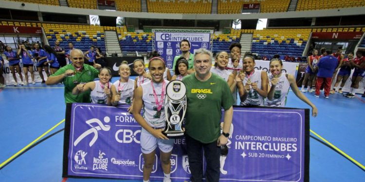 Foz Basquete vence o Campeonato Brasileiro Interclubes sub-20 feminino