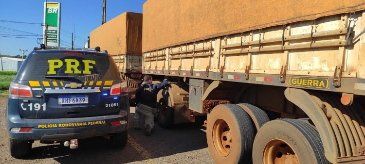 PRF apreende mais de meia tonelada de maconha, eletrônicos, pneus e cigarros em operação na fronteira