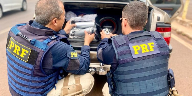 PRF apreende haxixe em módulos de som automotivo em Santa Terezinha de Itaipu