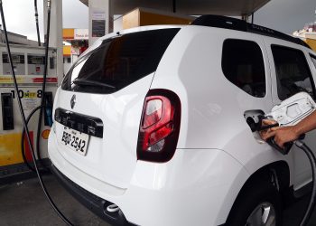 Procon-PR vai notificar postos e distribuidoras por reajuste antecipado nos combustíveis