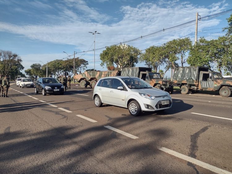 Militares seguem com operação de fiscalização em Foz do Iguaçu
