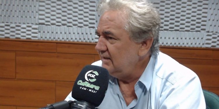 Número de ônibus não será suficiente para atender a população, acredita Vitorassi
