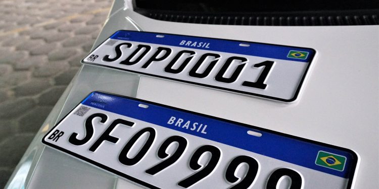 Paraná inicia nova sequência alfanumérica de placas veiculares