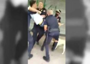 Jovem é imobilizado ao reclamar de guarda que assediou namorada; vídeo