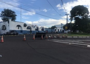 Obra na Avenida Costa e Silva desvia o trânsito para a José Maria de Brito