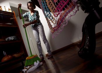 Empregado doméstico passa a receber até sétimo dia de cada mês