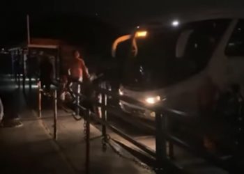 Balsas batem no ferry boat de Guaratuba, no Litoral do Paraná