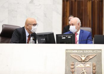 Assembleia começa a analisar projeto que permite ao governo flexibilizar o uso de máscaras no estado