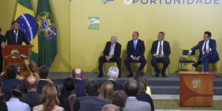 Governo publica medida provisória para regulamentar o trabalho remoto