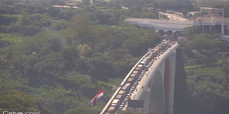 Manifestantes paraguaios prometem bloqueios mais prolongados a partir de hoje