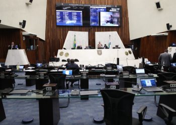 Deputados aprovam em 1º turno reajuste salarial das polícias do Paraná