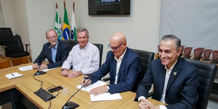 Danilo Vendruscolo é empossado presidente da ACIFI