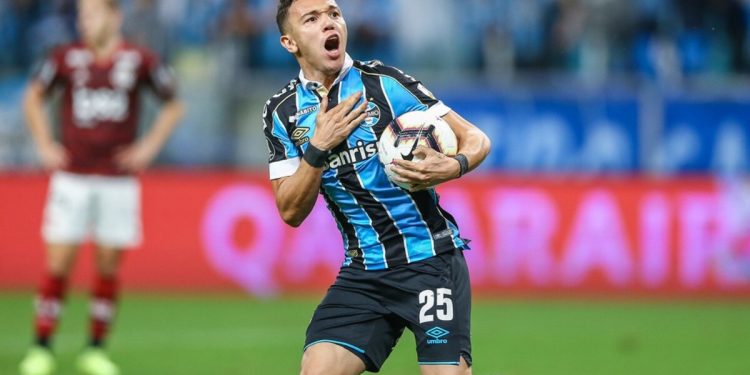 O calote de R$ 30 milhões entre Grêmio e Foz do Iguaçu Futebol Clube (Foto: Reprodução/Globo)